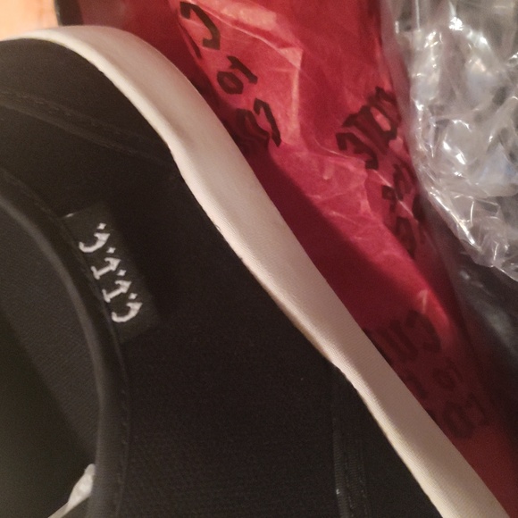 Cute to the core shoes - Picture 2 of 6